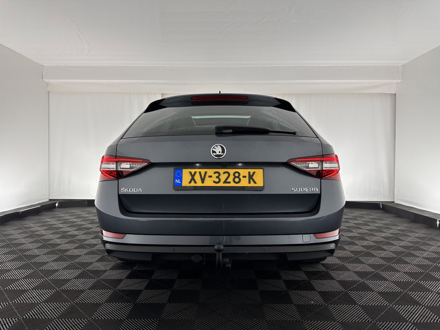 Škoda Superb Combi 1.6 TDI Clever Edition [⚠️] (INCL-BTW) Aut. *PANO | FULL-LEATHER | BI-XENON | CAMERA | MEMORY-PACK | KEYLESS | DAB+ | NAVI-FULLMAP | ECC | PDC | CRUISE | TOWBAR | SPORT-SEATS | 17''ALU*
