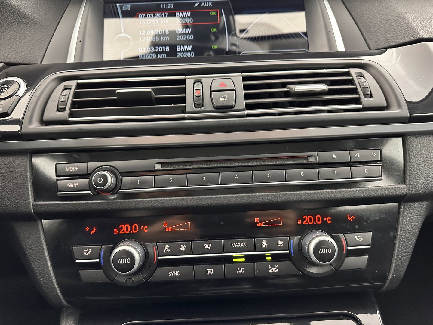 BMW 5 Serie Touring 518d Executive Aut. *NAVI-FULLMAP | BI-XENON | CARPLAY |  LANE-ASSIST | TOWBAR | ECC | PDC | CRUISE | COMFORT-SEATS | AMBIENT-LIGHT | 17''ALU*