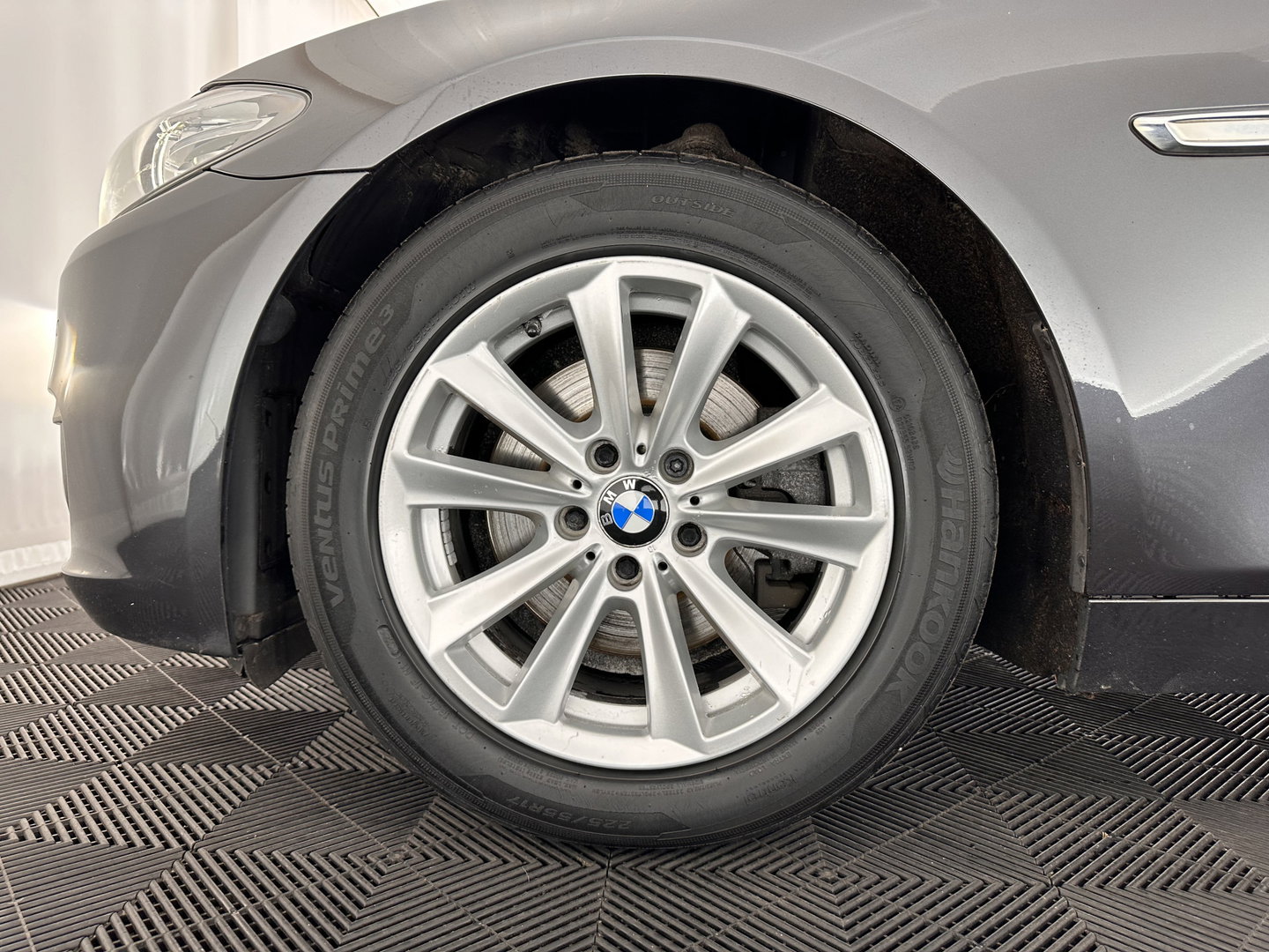 BMW 5 Serie Touring 518d Executive Aut. *NAVI-FULLMAP | BI-XENON | CARPLAY |  LANE-ASSIST | TOWBAR | ECC | PDC | CRUISE | COMFORT-SEATS | AMBIENT-LIGHT | 17''ALU*