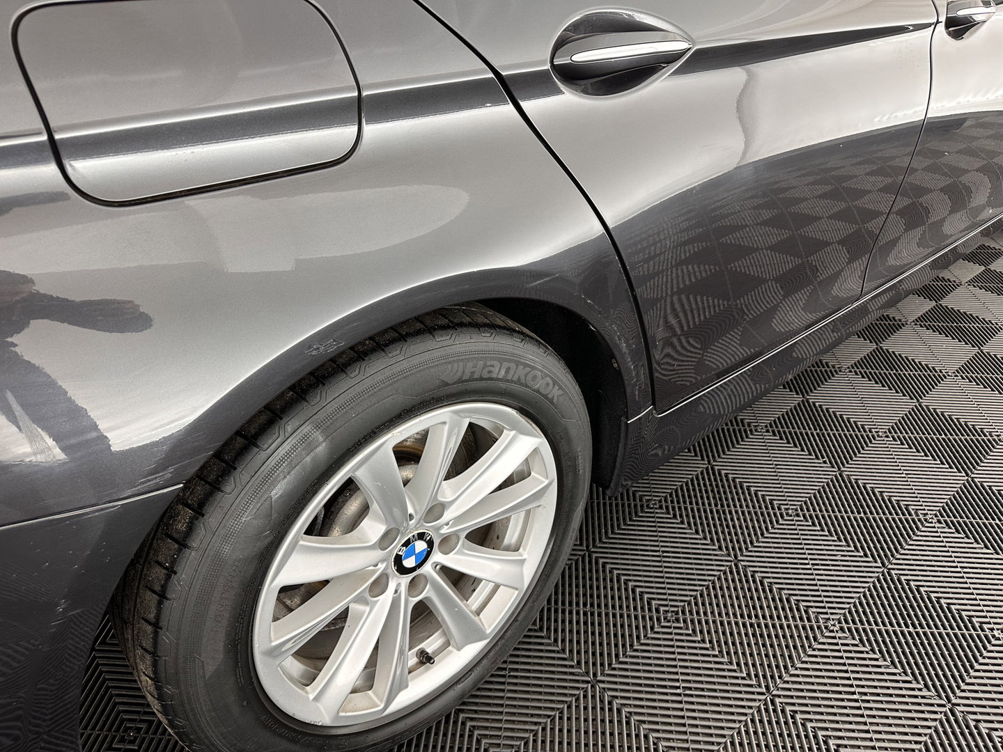 BMW 5 Serie Touring 518d Executive Aut. *NAVI-FULLMAP | BI-XENON | CARPLAY |  LANE-ASSIST | TOWBAR | ECC | PDC | CRUISE | COMFORT-SEATS | AMBIENT-LIGHT | 17''ALU*