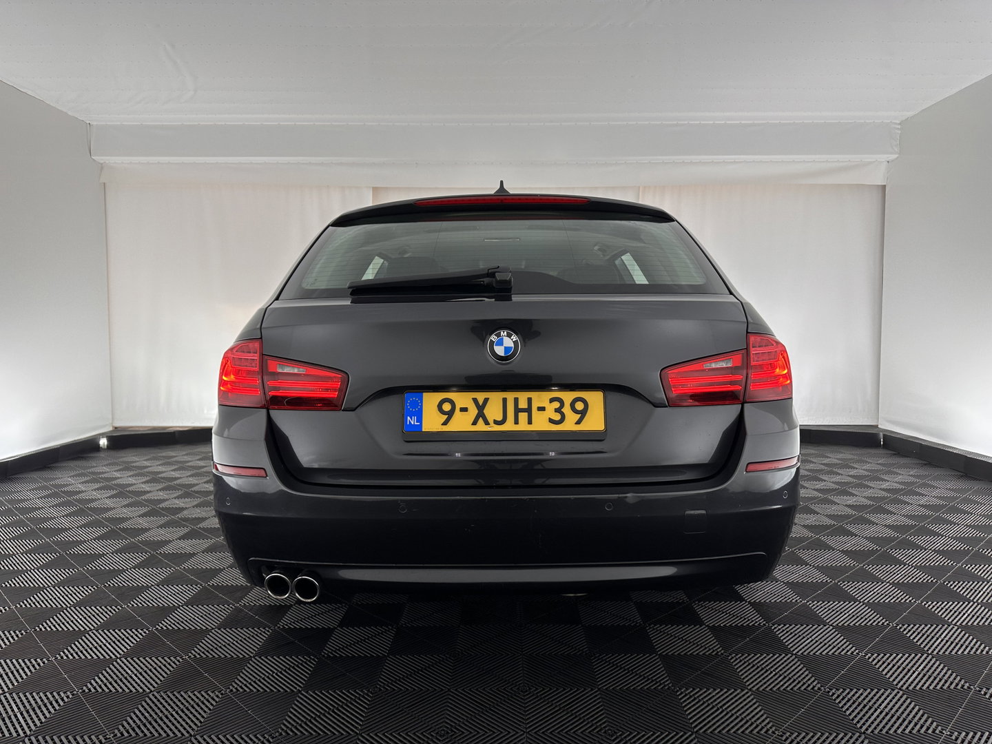 BMW 5 Serie Touring 518d Executive Aut. *NAVI-FULLMAP | BI-XENON | CARPLAY |  LANE-ASSIST | TOWBAR | ECC | PDC | CRUISE | COMFORT-SEATS | AMBIENT-LIGHT | 17''ALU*