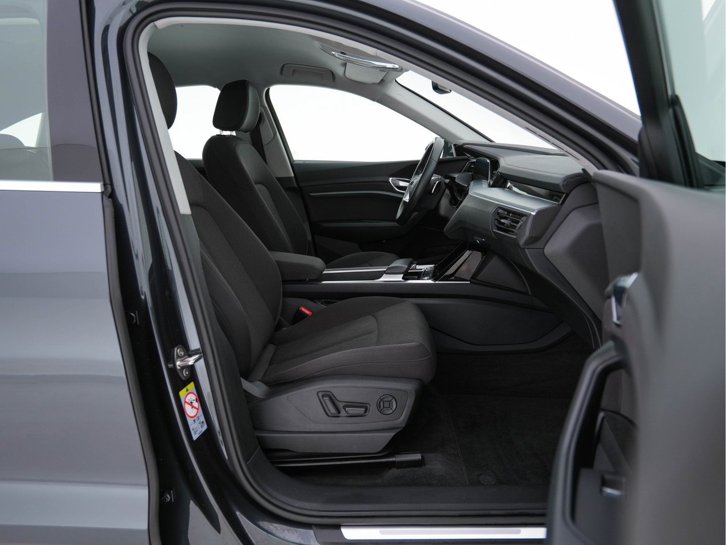 Audi e-tron Sportback 55 Quattro Business edition 95 kWh [ 3-Fase-11kW ] {SOH-100%} (INCL-BTW) *DIGI-COCKPIT | FULL-LED | MEMORY-PACK | DAB | KEYLESS | NAVI-FULLMAP | SHIFTPADDLES | AUDI-SOUND | COMFORTSEATS | 20''ALU*