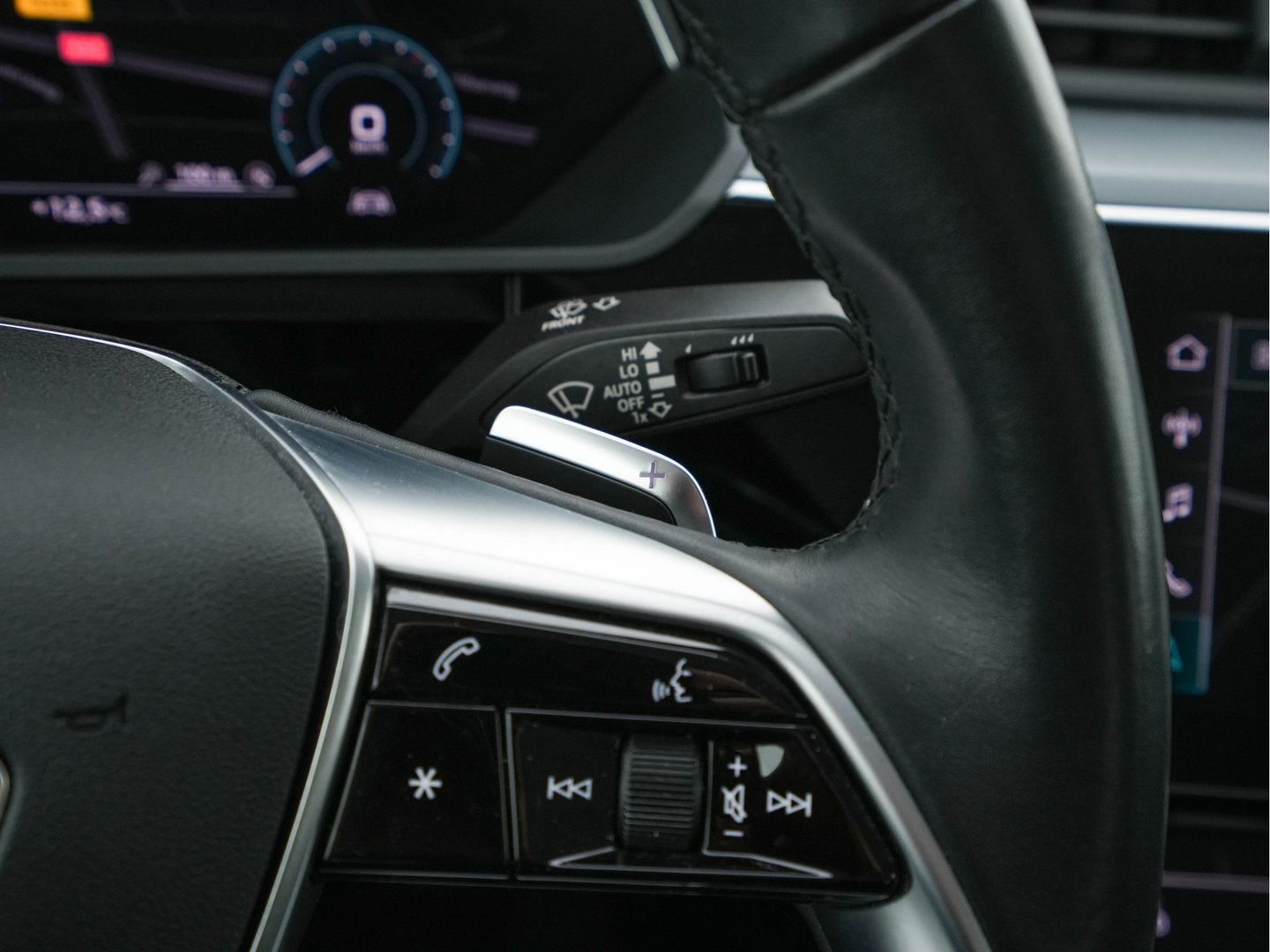 Audi e-tron Sportback 55 Quattro Business edition 95 kWh [ 3-Fase-11kW ] {SOH-100%} (INCL-BTW) *DIGI-COCKPIT | FULL-LED | MEMORY-PACK | DAB | KEYLESS | NAVI-FULLMAP | SHIFTPADDLES | AUDI-SOUND | COMFORTSEATS | 20''ALU*
