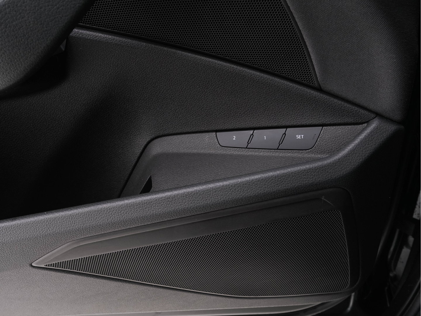 Audi e-tron Sportback 55 Quattro Business edition 95 kWh [ 3-Fase-11kW ] {SOH-100%} (INCL-BTW) *DIGI-COCKPIT | FULL-LED | MEMORY-PACK | DAB | KEYLESS | NAVI-FULLMAP | SHIFTPADDLES | AUDI-SOUND | COMFORTSEATS | 20''ALU*