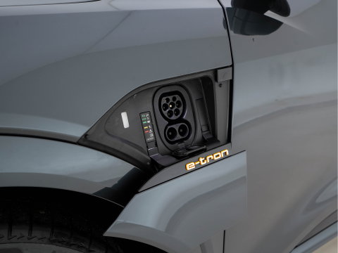 Audi e-tron Sportback 55 Quattro Business edition 95 kWh [ 3-Fase-11kW ] {SOH-100%} (INCL-BTW) *DIGI-COCKPIT | FULL-LED | MEMORY-PACK | DAB | KEYLESS | NAVI-FULLMAP | SHIFTPADDLES | AUDI-SOUND | COMFORTSEATS | 20''ALU*