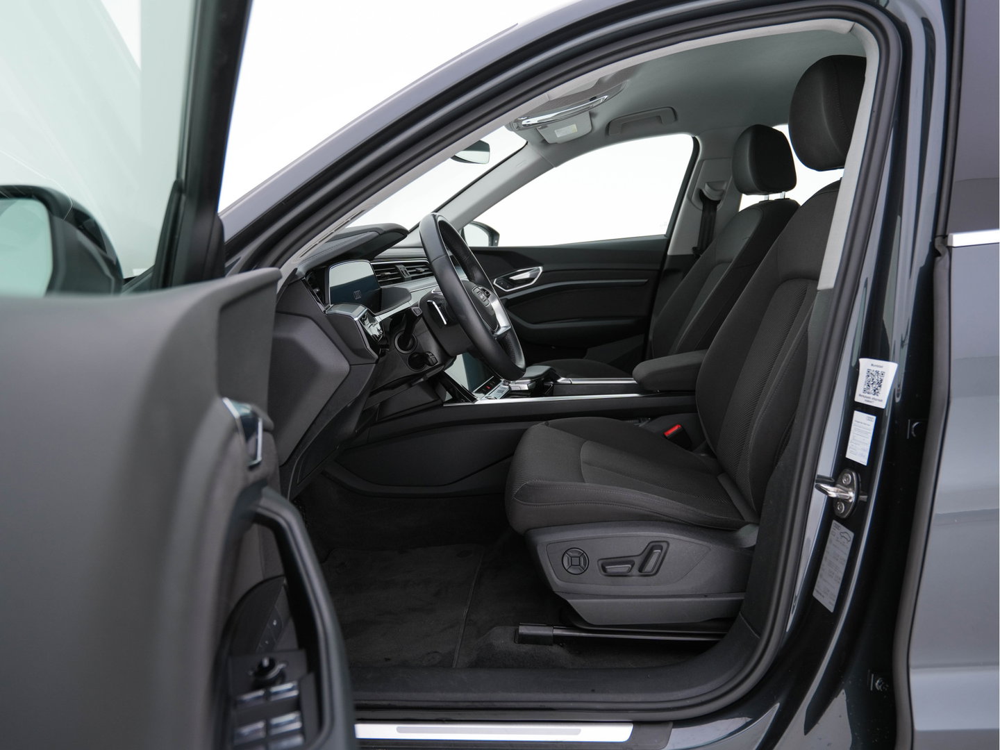 Audi e-tron Sportback 55 Quattro Business edition 95 kWh [ 3-Fase-11kW ] {SOH-100%} (INCL-BTW) *DIGI-COCKPIT | FULL-LED | MEMORY-PACK | DAB | KEYLESS | NAVI-FULLMAP | SHIFTPADDLES | AUDI-SOUND | COMFORTSEATS | 20''ALU*