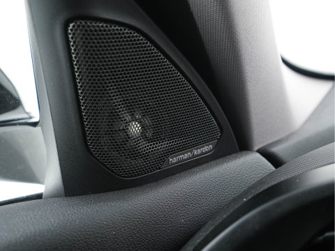 BMW 1-serie 118i High Executive Edition Sport-Line (INCL-BTW) *LEATHER | DIGI-COCKPIT | HARMAN/KARDON | FULL-LED | KEYLESS | NAVI-FULLMAP | DAB | CAMERA | ECC | CARPLAY | PDC | AMBIENTLIGHT | CRUISE | HEATED-SPORTSEATS | PRIVACY-GLASS | 17"AL