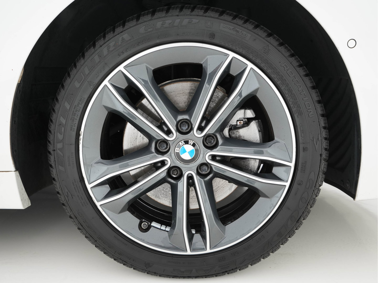 BMW 1-serie 118i High Executive Edition Sport-Line (INCL-BTW) *LEATHER | DIGI-COCKPIT | HARMAN/KARDON | FULL-LED | KEYLESS | NAVI-FULLMAP | DAB | CAMERA | ECC | CARPLAY | PDC | AMBIENTLIGHT | CRUISE | HEATED-SPORTSEATS | PRIVACY-GLASS | 17"AL