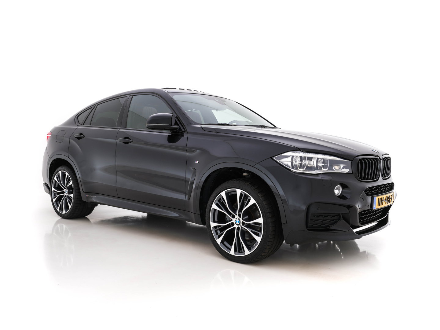 BMW X6 xDrive 40d M-Aerodynamica High Executive Aut. *PANO | LEATHER | BANG/OLUFSEN-SURROUND | HEAD-UP | SOFT-CLOSE | FULL-LED | MEMORY-PACK | DIGI-COCKPIT | KEYLESS | CAMERA | NAVI-FULLMAP | HEATED-SPORTSEATS | 21"ALU*