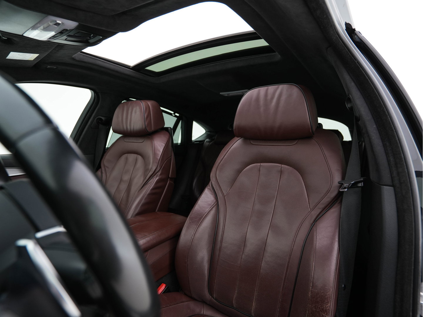 BMW X6 xDrive 40d M-Aerodynamica High Executive Aut. *PANO | LEATHER | BANG/OLUFSEN-SURROUND | HEAD-UP | SOFT-CLOSE | FULL-LED | MEMORY-PACK | DIGI-COCKPIT | KEYLESS | CAMERA | NAVI-FULLMAP | HEATED-SPORTSEATS | 21"ALU*