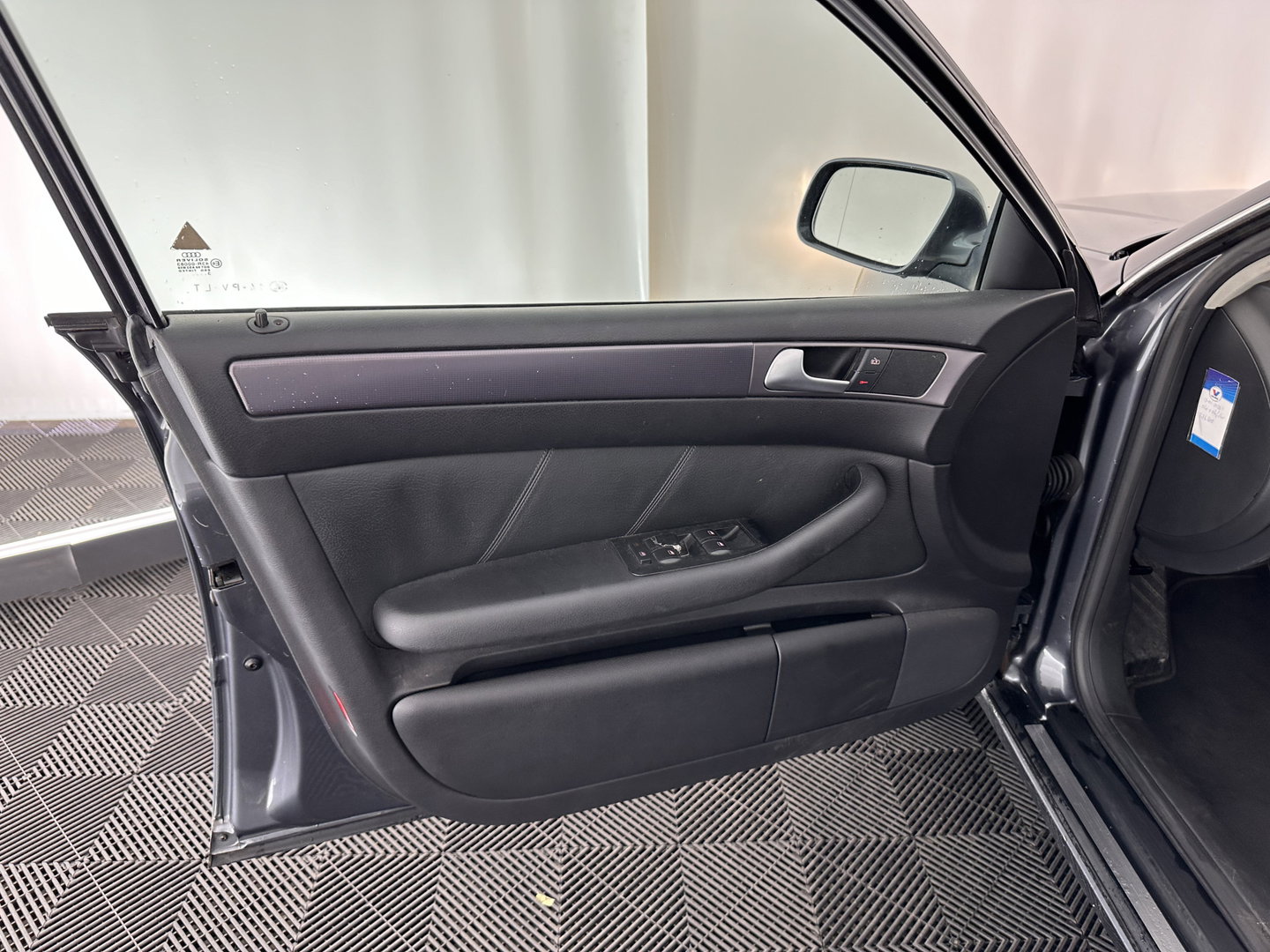 Audi A6 Limousine 2.4 MT (⚠️) Aut. *LEATHER | ECC | PDC | CRUISE | RADIO-CD | COMFORT-SEATS | 17"ALU*