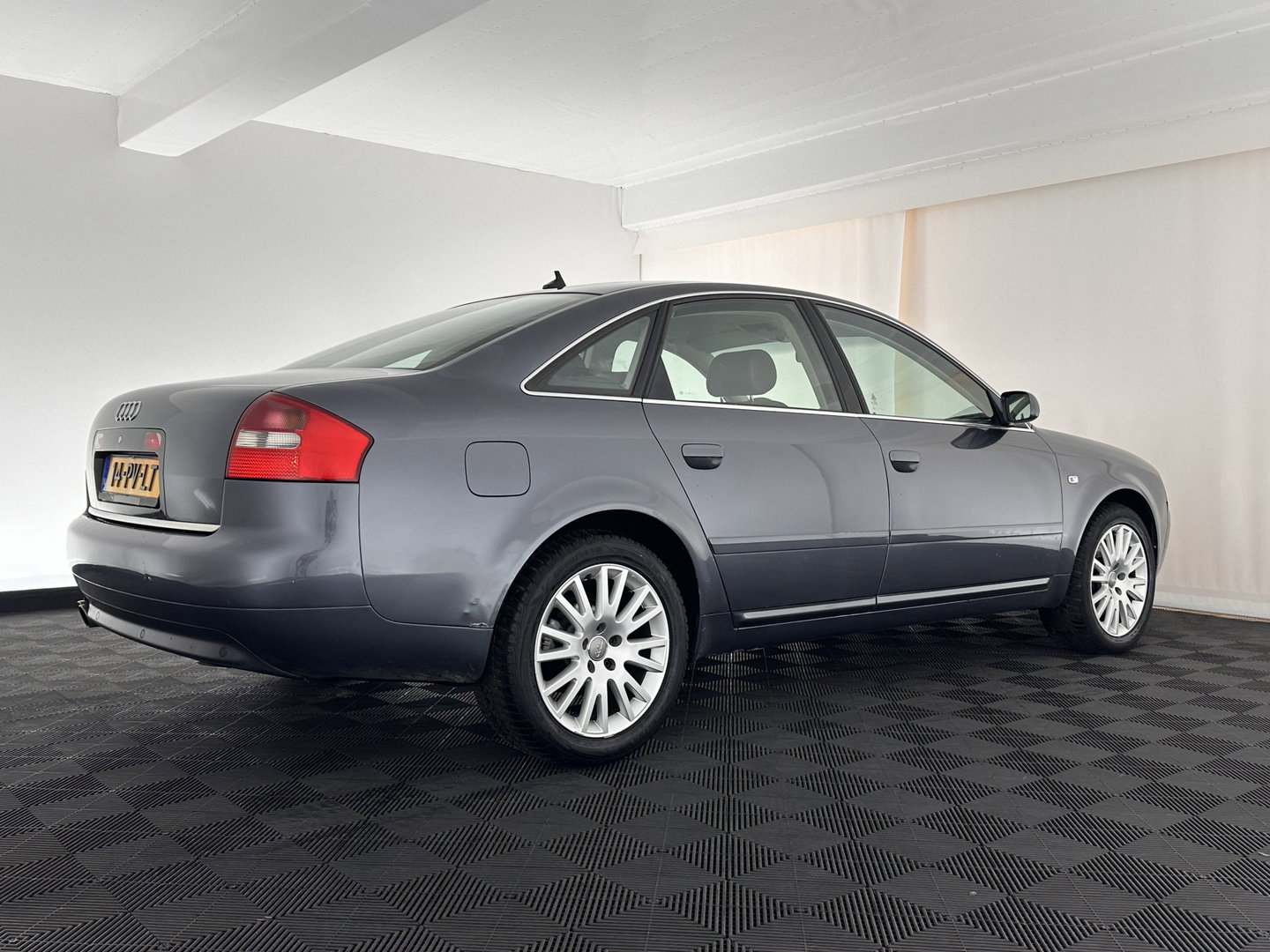 Audi A6 Limousine 2.4 MT (⚠️) Aut. *LEATHER | ECC | PDC | CRUISE | RADIO-CD | COMFORT-SEATS | 17"ALU*