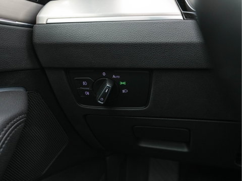 Volkswagen Passat Variant 2.0 BiTDI 4Motion Highline (INCL-BTW) Aut. *PANO | ADAPTIVE-CRUISE | DIGI-COCKPIT | NAVI-FULLMAP | LEATHER-ALCANTARA | FULL-LED | ERGONOMIC-COMFORTSEATS | KEYLESS | ECC | PARKPILOT | TOWBAR | 17''ALU*