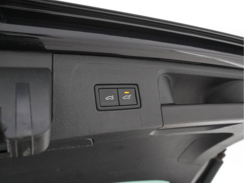 Volkswagen Passat Variant 2.0 BiTDI 4Motion Highline (INCL-BTW) Aut. *PANO | ADAPTIVE-CRUISE | DIGI-COCKPIT | NAVI-FULLMAP | LEATHER-ALCANTARA | FULL-LED | ERGONOMIC-COMFORTSEATS | KEYLESS | ECC | PARKPILOT | TOWBAR | 17''ALU*