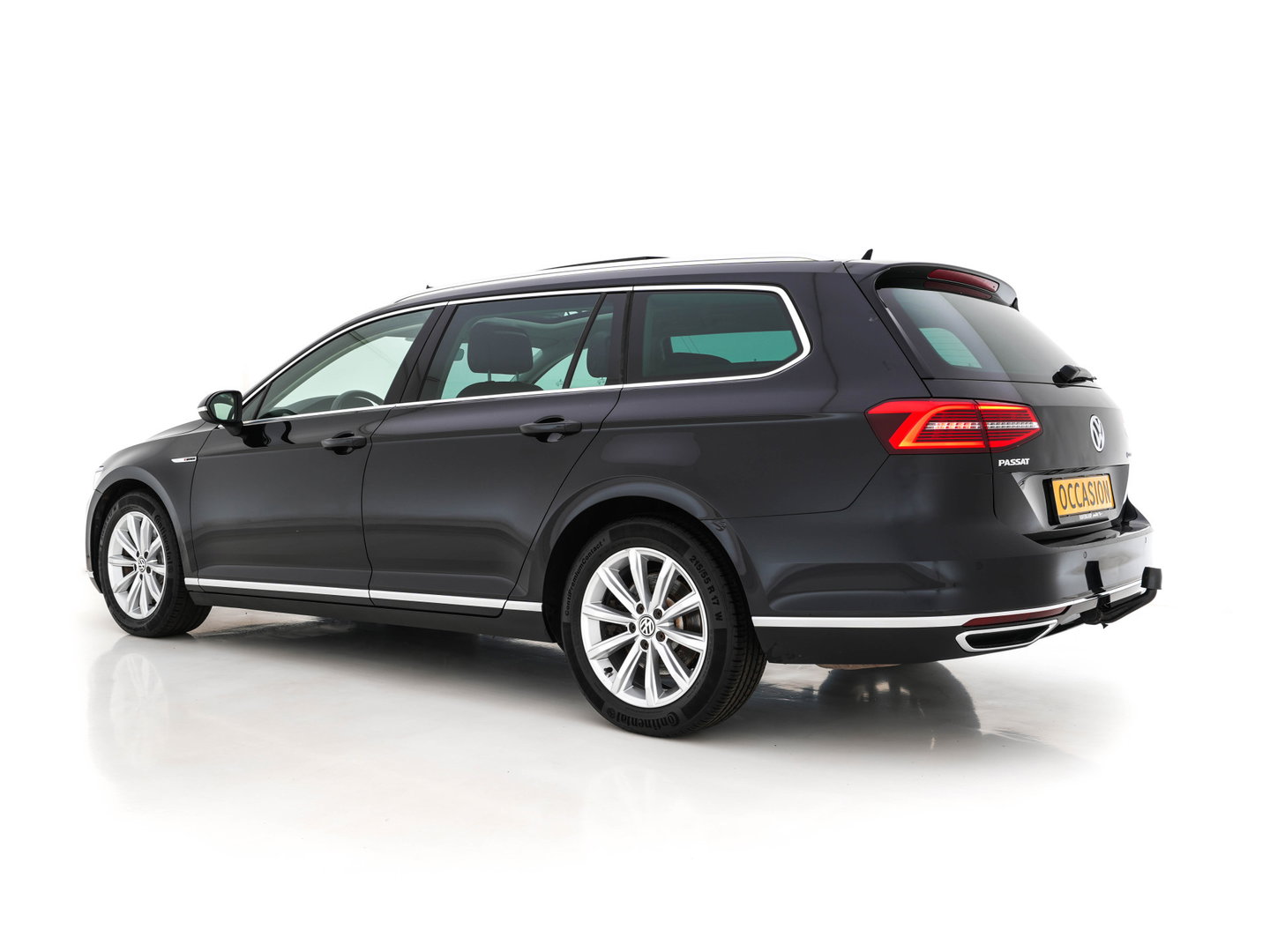 Volkswagen Passat Variant 2.0 BiTDI 4Motion Highline (INCL-BTW) Aut. *PANO | ADAPTIVE-CRUISE | DIGI-COCKPIT | NAVI-FULLMAP | LEATHER-ALCANTARA | FULL-LED | ERGONOMIC-COMFORTSEATS | KEYLESS | ECC | PARKPILOT | TOWBAR | 17''ALU*