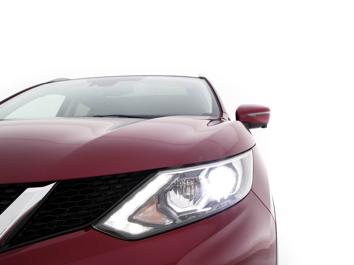 Nissan QASHQAI 1.2 Tekna *PANO | LEATHER | TOPVIEW | BLINDSPOT | LED-LIGHTS | NAVI-FULLMAP | HEATED-COMFORTSEATS | KEYLESS | DAB+ | PRIVACY-GLASS | ECC | AMBIENTLIGHT | LANE-ASSIST | PDC | 19''ALU*