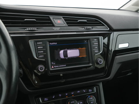 Volkswagen Touran 1.2 TSI Connected Series *NAVI-FULLMAP | HEATED-COMFORTSEATS | MASSAGE | PRIVACYGLASS | DAB | ECC | PDC | CRUISE | TOWBAR | 16''ALU*