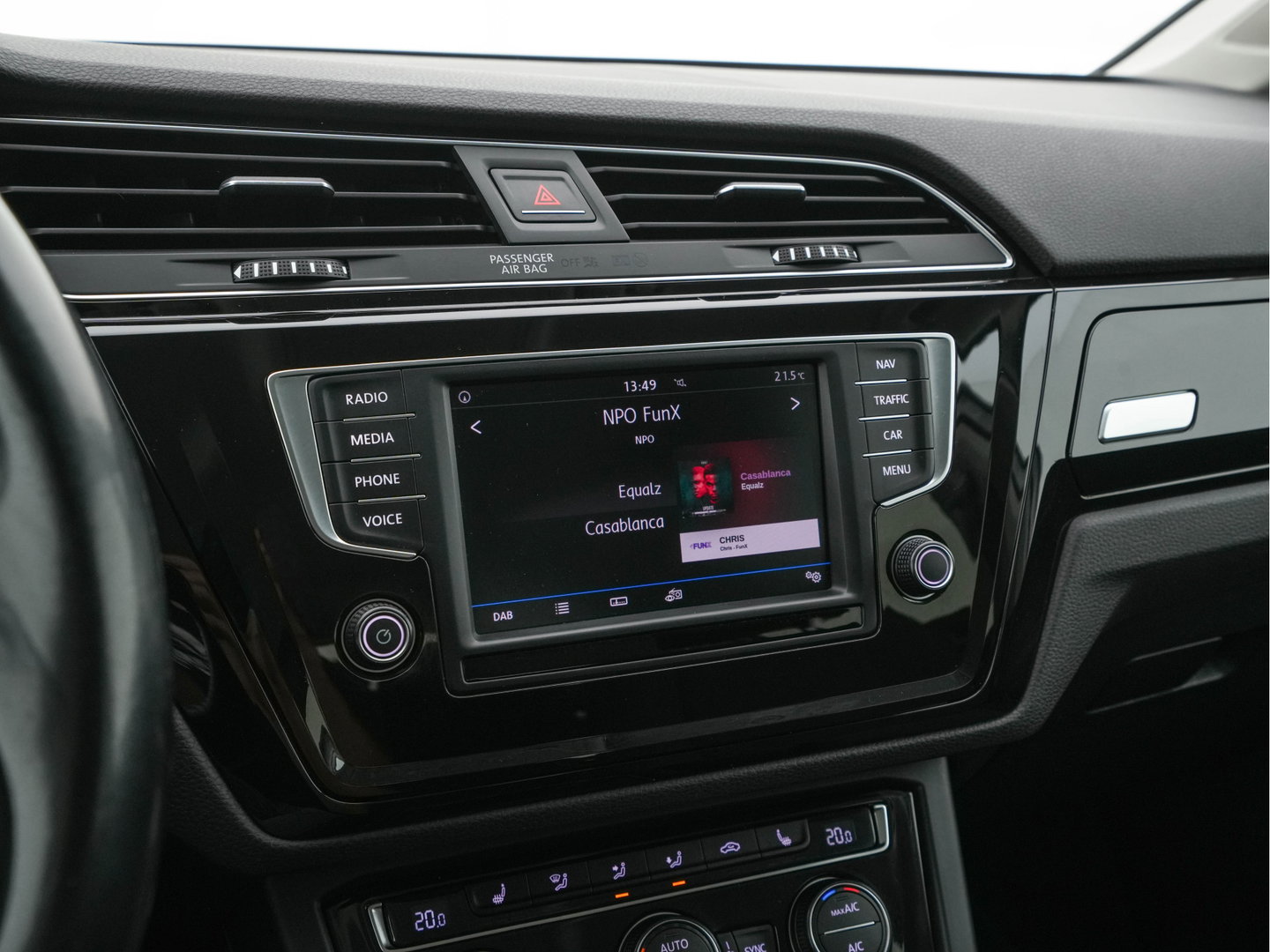 Volkswagen Touran 1.2 TSI Connected Series *NAVI-FULLMAP | HEATED-COMFORTSEATS | MASSAGE | PRIVACYGLASS | DAB | ECC | PDC | CRUISE | TOWBAR | 16''ALU*
