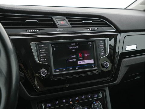 Volkswagen Touran 1.2 TSI Connected Series *NAVI-FULLMAP | HEATED-COMFORTSEATS | MASSAGE | PRIVACYGLASS | DAB | ECC | PDC | CRUISE | TOWBAR | 16''ALU*