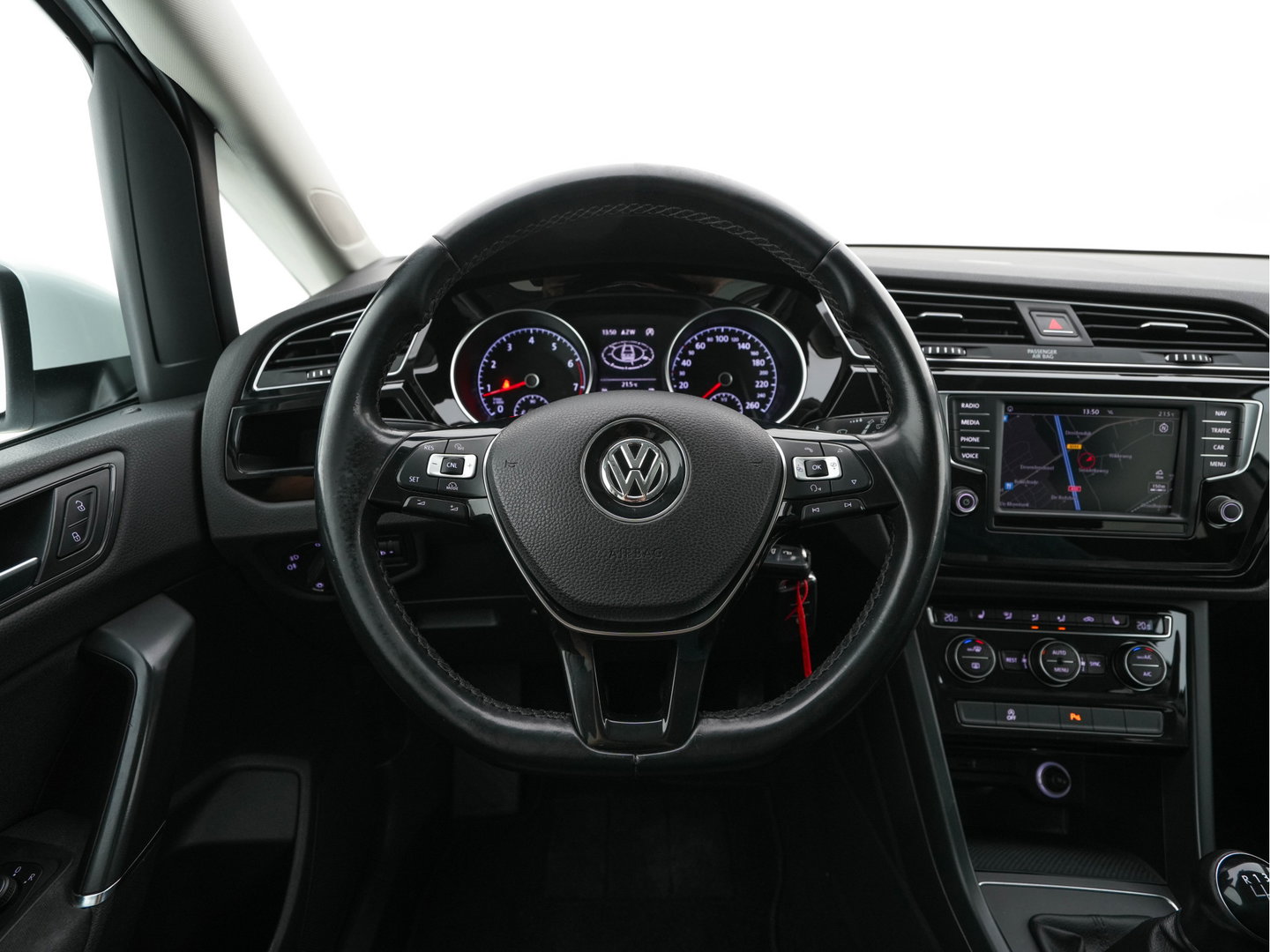 Volkswagen Touran 1.2 TSI Connected Series *NAVI-FULLMAP | HEATED-COMFORTSEATS | MASSAGE | PRIVACYGLASS | DAB | ECC | PDC | CRUISE | TOWBAR | 16''ALU*