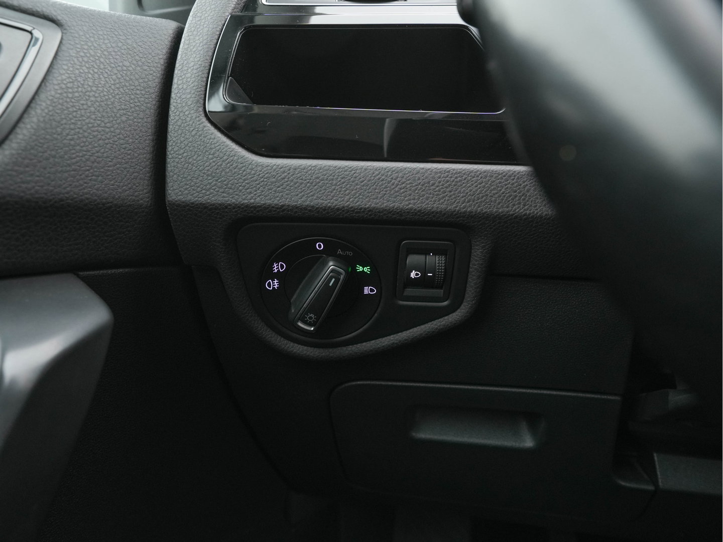 Volkswagen Touran 1.2 TSI Connected Series *NAVI-FULLMAP | HEATED-COMFORTSEATS | MASSAGE | PRIVACYGLASS | DAB | ECC | PDC | CRUISE | TOWBAR | 16''ALU*
