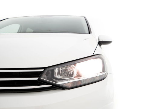 Volkswagen Touran 1.2 TSI Connected Series *NAVI-FULLMAP | HEATED-COMFORTSEATS | MASSAGE | PRIVACYGLASS | DAB | ECC | PDC | CRUISE | TOWBAR | 16''ALU*