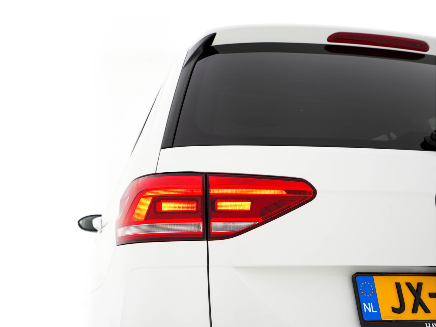 Volkswagen Touran 1.2 TSI Connected Series *NAVI-FULLMAP | HEATED-COMFORTSEATS | MASSAGE | PRIVACYGLASS | DAB | ECC | PDC | CRUISE | TOWBAR | 16''ALU*