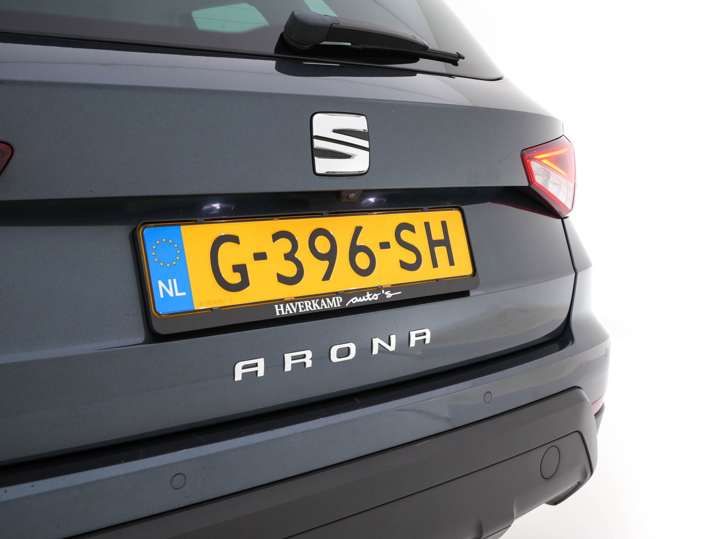 SEAT Arona 1.0 TSI Style Business Intense (INCL-BTW) Aut. *ADAPTIVE-CRUISE | NAVI-FULLMAP | KEYLESS | CAMERA | DAB | CARPLAY | PRIVACY-GLASS | ECC | PDC | 16''ALU*