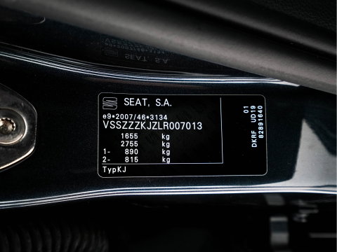 SEAT Arona 1.0 TSI Style Business Intense (INCL-BTW) Aut. *ADAPTIVE-CRUISE | NAVI-FULLMAP | KEYLESS | CAMERA | DAB | CARPLAY | PRIVACY-GLASS | ECC | PDC | 16''ALU*