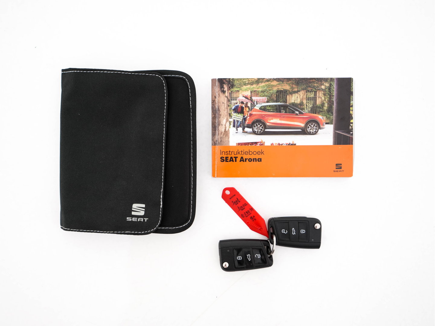 SEAT Arona 1.0 TSI Style Business Intense (INCL-BTW) Aut. *ADAPTIVE-CRUISE | NAVI-FULLMAP | KEYLESS | CAMERA | DAB | CARPLAY | PRIVACY-GLASS | ECC | PDC | 16''ALU*