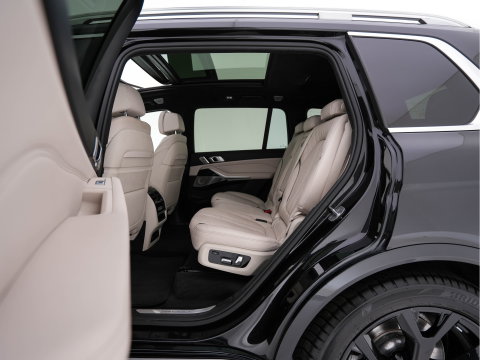 BMW X7 xDrive40i High Executive [ 7-Pers. ] *PANO | LEATHER | LASER-LIGHT | HEAD-UP | ADAPTIVE-CRUISE | BLINDSPOT | SOFT-CLOSE | BOWERS&WILKINS | MEMORY-PACK | DIGI-COCKPIT | KEYLESS | DAB+ | TOPVIEW | HEATED-COMFORTSEATS | 20''ALU*