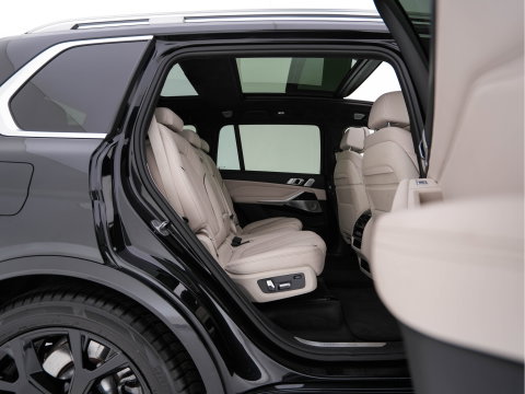 BMW X7 xDrive40i High Executive [ 7-Pers. ] *PANO | LEATHER | LASER-LIGHT | HEAD-UP | ADAPTIVE-CRUISE | BLINDSPOT | SOFT-CLOSE | BOWERS&WILKINS | MEMORY-PACK | DIGI-COCKPIT | KEYLESS | DAB+ | TOPVIEW | HEATED-COMFORTSEATS | 20''ALU*