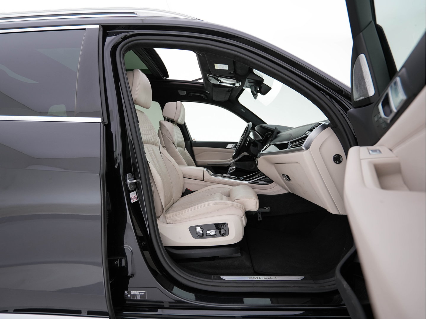 BMW X7 xDrive40i High Executive [ 7-Pers. ] *PANO | LEATHER | LASER-LIGHT | HEAD-UP | ADAPTIVE-CRUISE | BLINDSPOT | SOFT-CLOSE | BOWERS&WILKINS | MEMORY-PACK | DIGI-COCKPIT | KEYLESS | DAB+ | TOPVIEW | HEATED-COMFORTSEATS | 20''ALU*