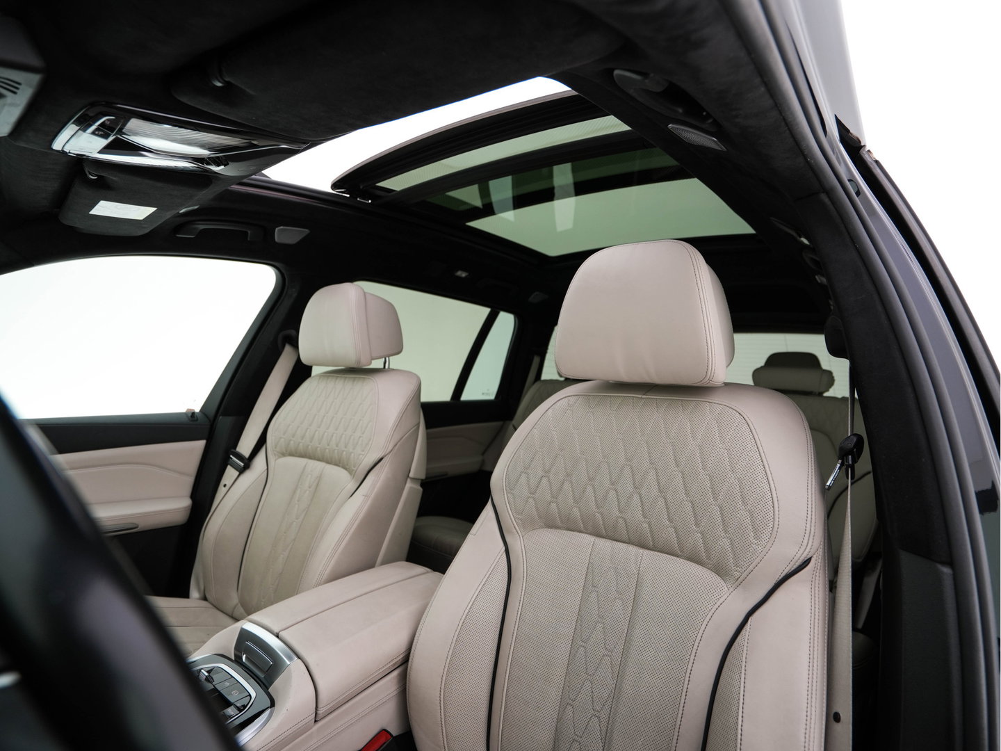 BMW X7 xDrive40i High Executive [ 7-Pers. ] *PANO | LEATHER | LASER-LIGHT | HEAD-UP | ADAPTIVE-CRUISE | BLINDSPOT | SOFT-CLOSE | BOWERS&WILKINS | MEMORY-PACK | DIGI-COCKPIT | KEYLESS | DAB+ | TOPVIEW | HEATED-COMFORTSEATS | 20''ALU*