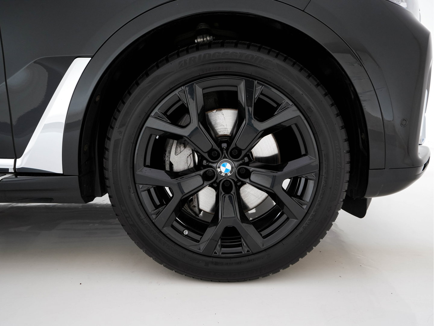 BMW X7 xDrive40i High Executive [ 7-Pers. ] *PANO | LEATHER | LASER-LIGHT | HEAD-UP | ADAPTIVE-CRUISE | BLINDSPOT | SOFT-CLOSE | BOWERS&WILKINS | MEMORY-PACK | DIGI-COCKPIT | KEYLESS | DAB+ | TOPVIEW | HEATED-COMFORTSEATS | 20''ALU*
