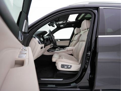 BMW X7 xDrive40i High Executive [ 7-Pers. ] *PANO | LEATHER | LASER-LIGHT | HEAD-UP | ADAPTIVE-CRUISE | BLINDSPOT | SOFT-CLOSE | BOWERS&WILKINS | MEMORY-PACK | DIGI-COCKPIT | KEYLESS | DAB+ | TOPVIEW | HEATED-COMFORTSEATS | 20''ALU*