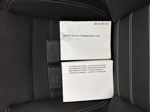 Dacia SANDERO Stepway 1.0 TCe 100 Bi-Fuel Comfort (INCL-BTW) *FULL-LED | NAVI-FULLMAP | BLINDSPOT | HEATED-COMFORTSEATS | CAMERA | KEYLESS | DAB | ECC | PDC | CRUISE | TOWBAR *
