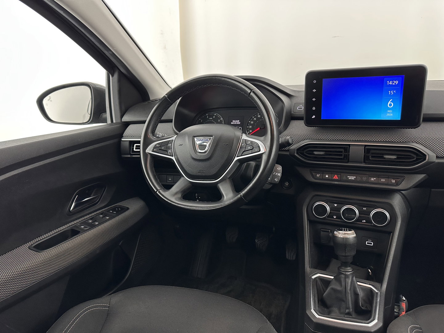 Dacia SANDERO Stepway 1.0 TCe 100 Bi-Fuel Comfort (INCL-BTW) *FULL-LED | NAVI-FULLMAP | BLINDSPOT | HEATED-COMFORTSEATS | CAMERA | KEYLESS | DAB | ECC | PDC | CRUISE | TOWBAR *