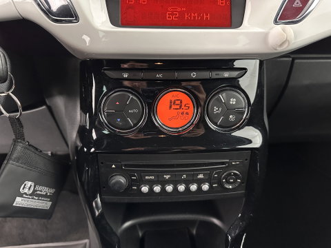 Citroën DS3 1.6 e-HDi So Chic *SPORT-SEATS | ECC | PDC | CRUISE | PRIVACY-GLASS | RADIO-CD *