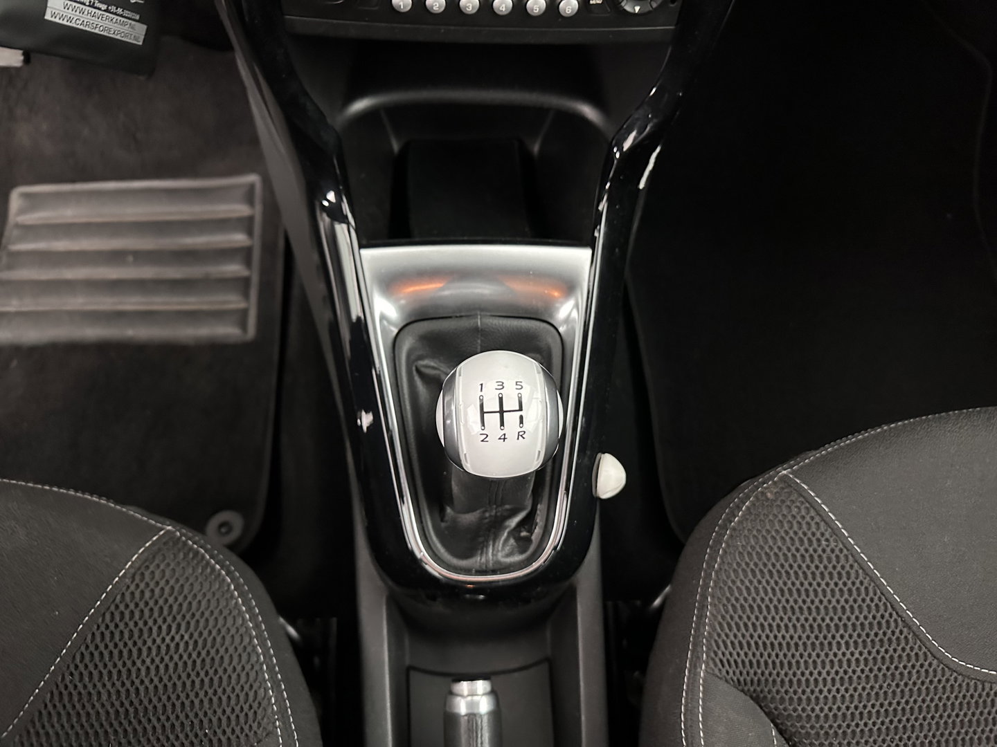 Citroën DS3 1.6 e-HDi So Chic *SPORT-SEATS | ECC | PDC | CRUISE | PRIVACY-GLASS | RADIO-CD *