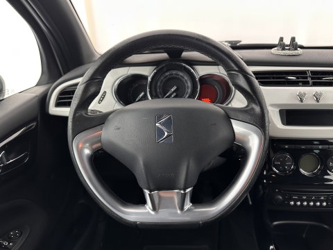 Citroën DS3 1.6 e-HDi So Chic *SPORT-SEATS | ECC | PDC | CRUISE | PRIVACY-GLASS | RADIO-CD *