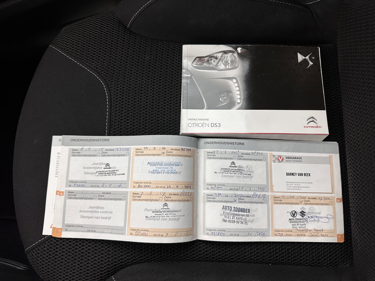 Citroën DS3 1.6 e-HDi So Chic *SPORT-SEATS | ECC | PDC | CRUISE | PRIVACY-GLASS | RADIO-CD *