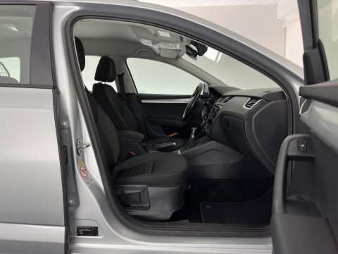 Škoda Octavia Combi 1.6 TDI Greentech Ambition Business (INCL-BTW) *NAVI-FULLMAP | COMFORTSEATS | ECC | AMUNDSEN-AUDIO | PARKPILOT | CRUISE | 16''ALU*