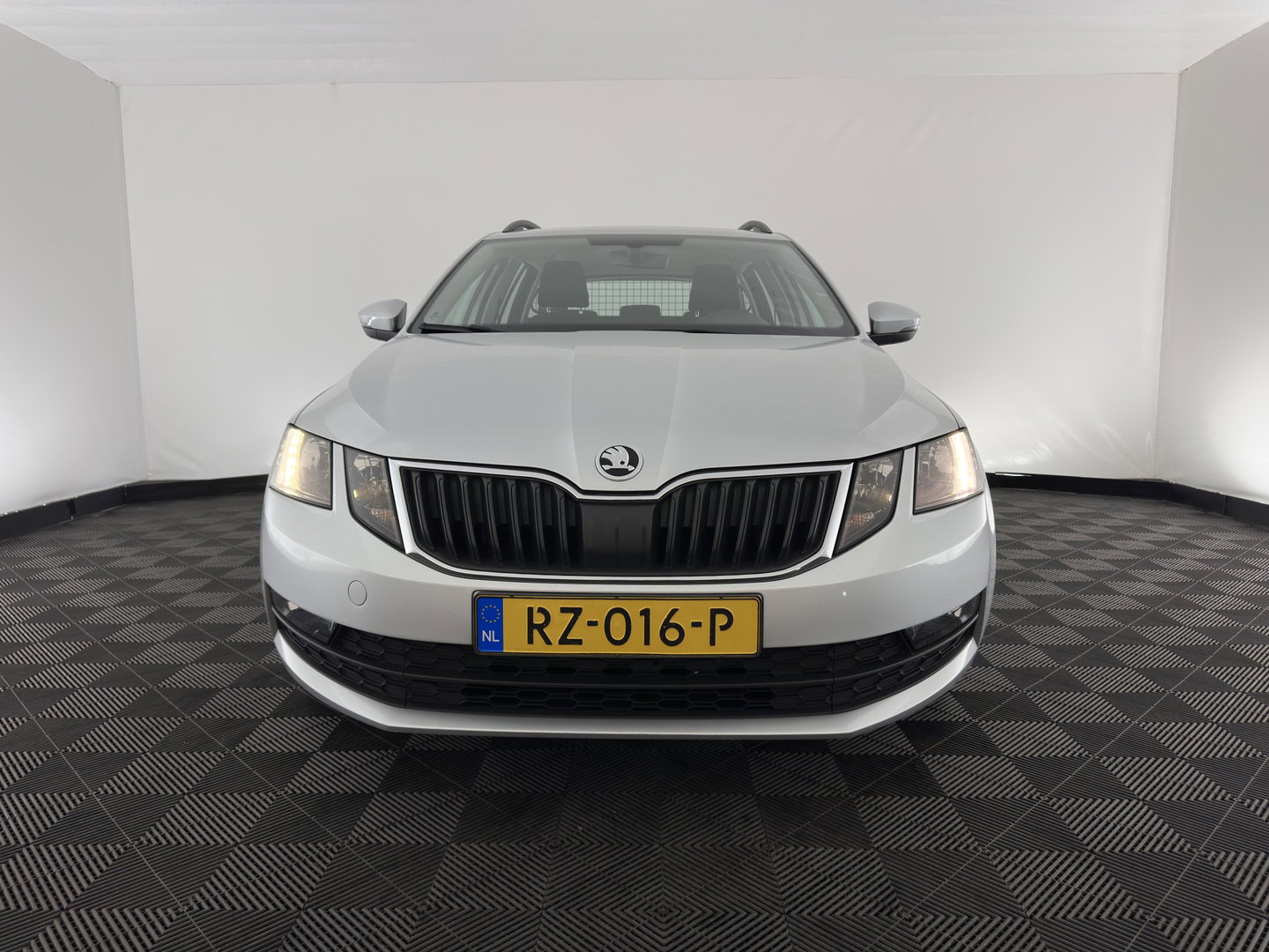 Škoda Octavia Combi 1.6 TDI Greentech Ambition Business (INCL-BTW) *NAVI-FULLMAP | COMFORTSEATS | ECC | AMUNDSEN-AUDIO | PARKPILOT | CRUISE | 16''ALU*