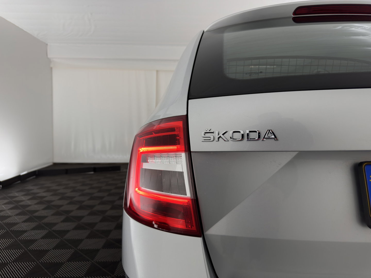 Škoda Octavia Combi 1.6 TDI Greentech Ambition Business (INCL-BTW) *NAVI-FULLMAP | COMFORTSEATS | ECC | AMUNDSEN-AUDIO | PARKPILOT | CRUISE | 16''ALU*