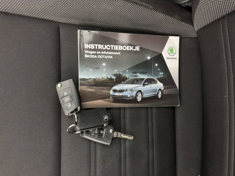 Škoda Octavia Combi 1.6 TDI Greentech Ambition Business (INCL-BTW) *NAVI-FULLMAP | COMFORTSEATS | ECC | AMUNDSEN-AUDIO | PARKPILOT | CRUISE | 16''ALU*