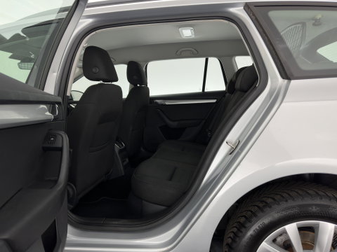 Škoda Octavia Combi 1.6 TDI Greentech Ambition Business (INCL-BTW) *NAVI-FULLMAP | COMFORTSEATS | ECC | AMUNDSEN-AUDIO | PARKPILOT | CRUISE | 16''ALU*