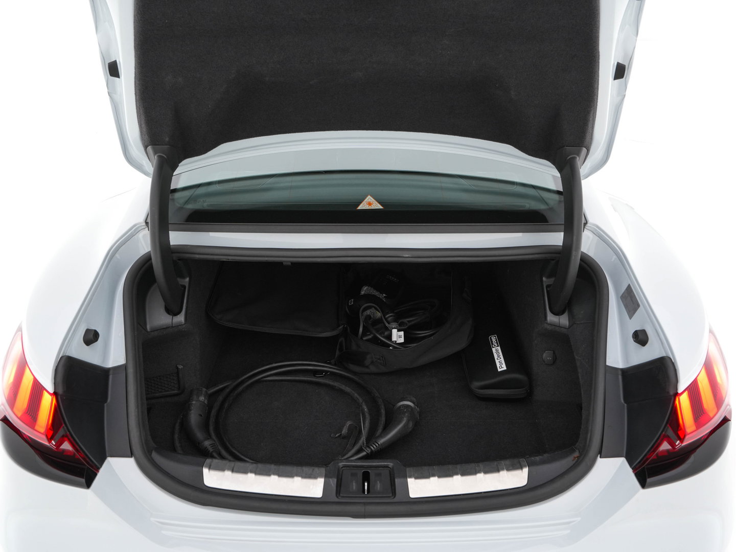 Audi e-tron GT edition ZERO 93 kWh [ 3-Fase-11kW ] {SoH-90%} (INCL-BTW) *PANO | FULL-LED | LEATHER | AUDI-SOUND | KEYLESS | DIGI-COCKPIT | NAVI-FULLMAP | HEATED-SPORTSEATS | CAMERA | DAB | KEYLESS | SHIFTPADDLES | 20''ALU*
