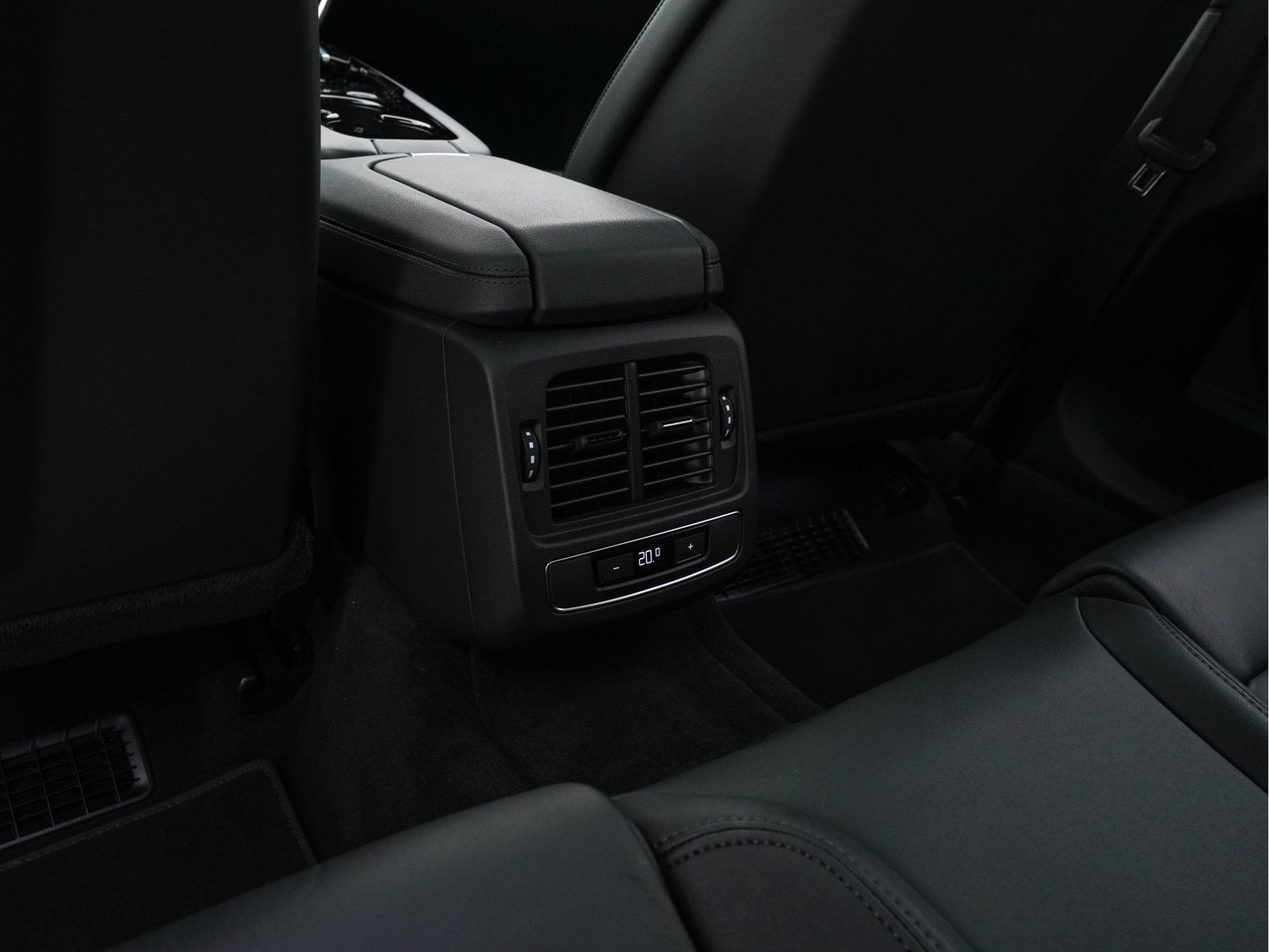 Audi e-tron GT edition ZERO 93 kWh [ 3-Fase-11kW ] {SoH-90%} (INCL-BTW) *PANO | FULL-LED | LEATHER | AUDI-SOUND | KEYLESS | DIGI-COCKPIT | NAVI-FULLMAP | HEATED-SPORTSEATS | CAMERA | DAB | KEYLESS | SHIFTPADDLES | 20''ALU*
