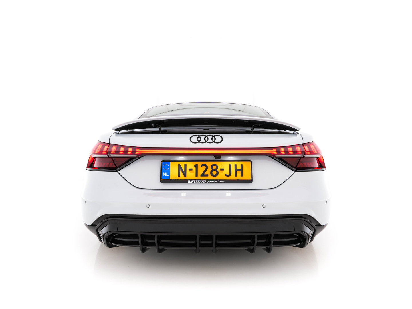 Audi e-tron GT edition ZERO 93 kWh [ 3-Fase-11kW ] {SoH-90%} (INCL-BTW) *PANO | FULL-LED | LEATHER | AUDI-SOUND | KEYLESS | DIGI-COCKPIT | NAVI-FULLMAP | HEATED-SPORTSEATS | CAMERA | DAB | KEYLESS | SHIFTPADDLES | 20''ALU*